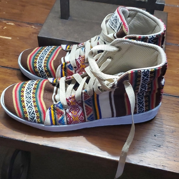 Crazy Andean Shoes Sz 8 Multi-color - Picture 3 of 8